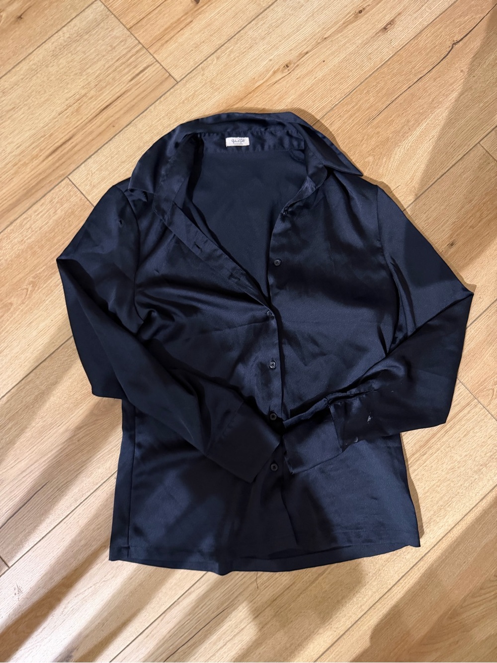 Dark blue silk brandy melville button up